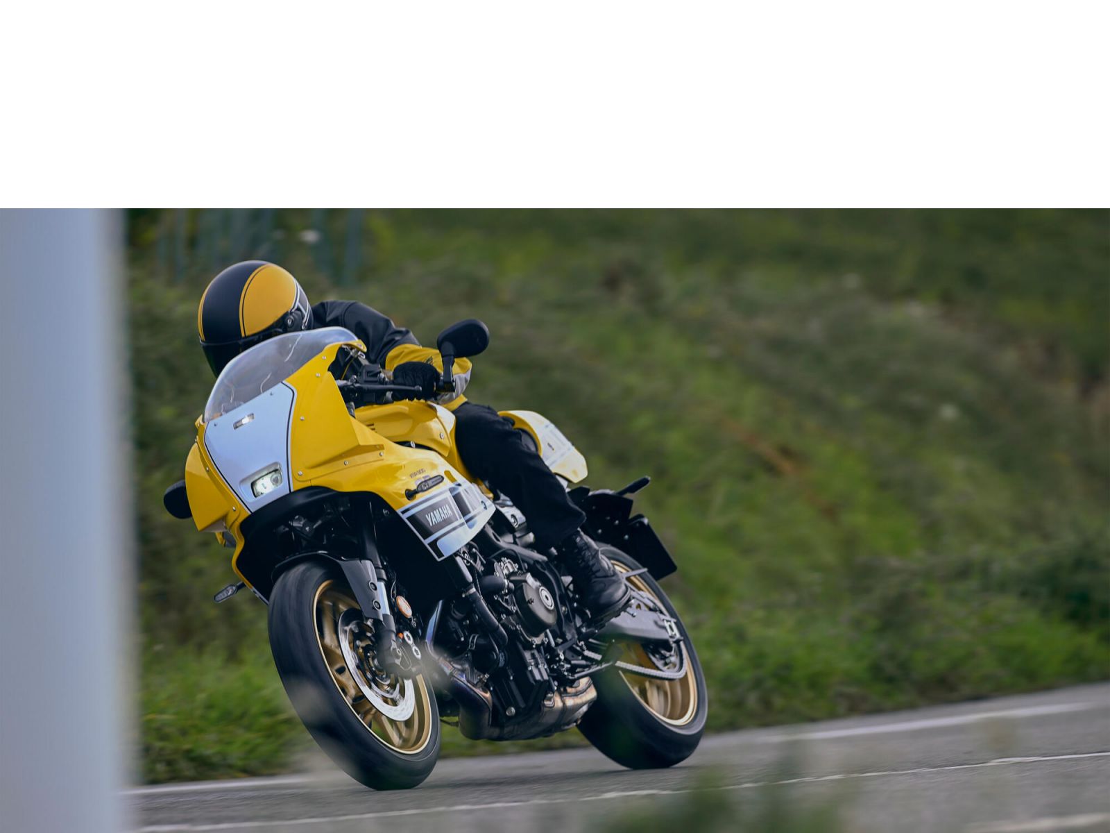Мотоцикл YAMAHA XSR900 GP (Legend Yellow) 2026